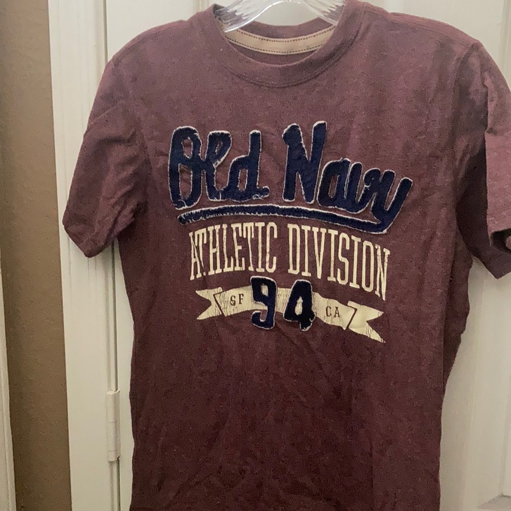 FINAL MARKDOWN Ladies old navy premium division tee large